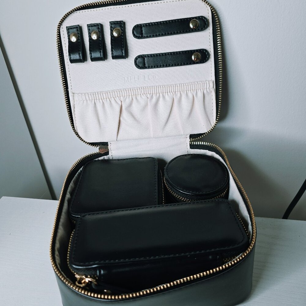 Mele & Co Makeup Travel bag